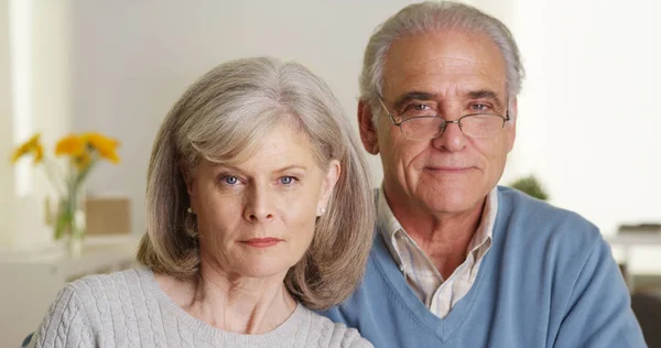 Ernstige Portret Van Ouder Paar — Stockfoto