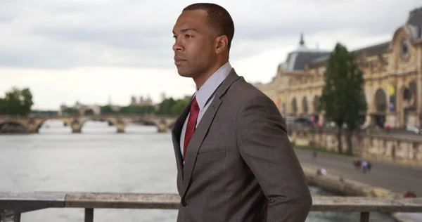 Retrato Del Hombre Negocios Afroamericano Pensando Para Mismo París —  Fotos de Stock