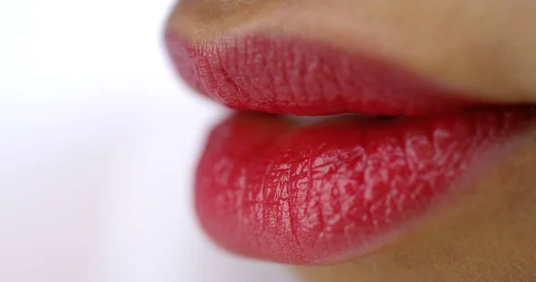 Afrikaanse Vrouw Rode Weelderige Lippen — Stockfoto