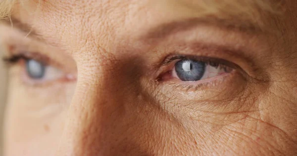 Hermosa Mujer Madura Ojos Azules Primer Plano — Foto de Stock