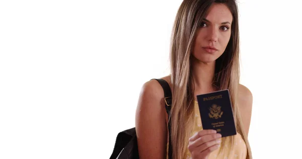 Retrato Mujer Viajera Mostrando Passport Cámara Sobre Fondo Blanco — Foto de Stock