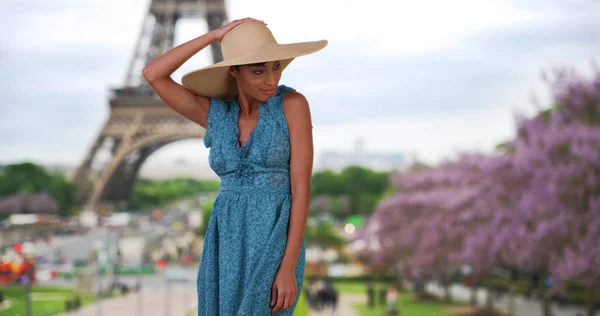 Háttérben Eiffel Torony Párizs Hangulatát Vesz Fekete — Stock Fotó