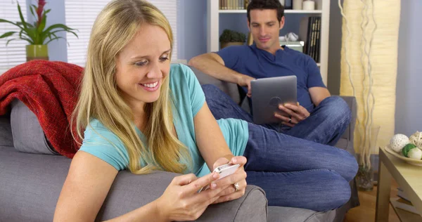 Girlfriend Sharing Cute Photos Boyfriend — Stock Photo, Image