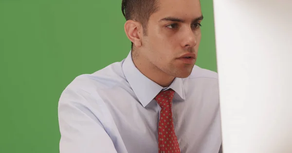 Hispanic Businessman Working Computer Green Screen — Stock Photo, Image