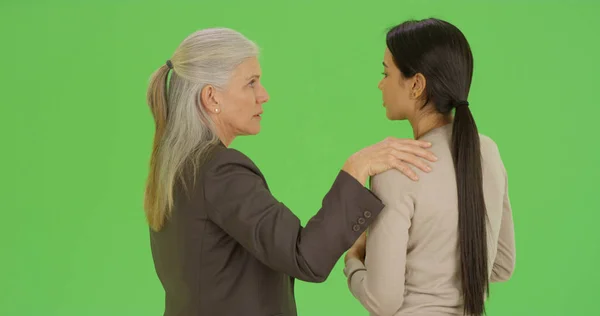 White Female Boss Talks Employee Green Screen — Stock Photo, Image