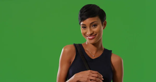 Retrato Mulher Negra Muito Jovem Sorrindo Para Câmera Tela Verde — Fotografia de Stock