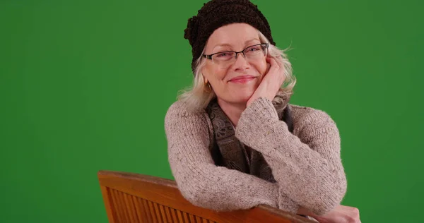 Sweet Old Caucasian Lady Sitting Bench Smiling Camera Green Screen — Stock Photo, Image