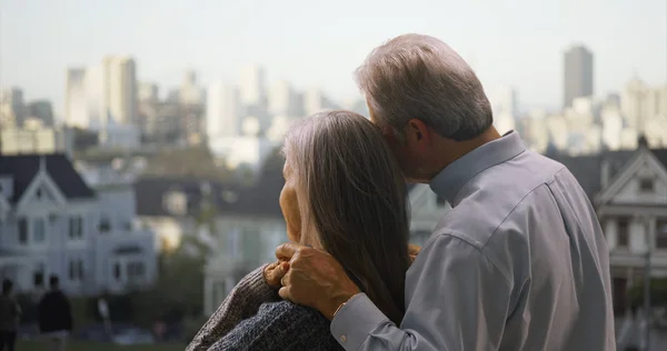 Rear View Mature Couple Looking Golden Gate Bridge San Francisco — Stock Photo, Image