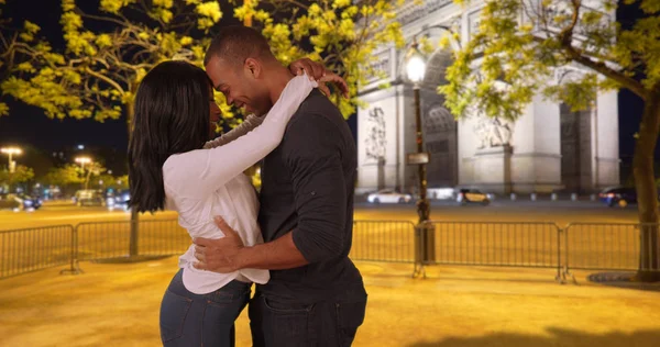 Black Male Visiting Girlfriend Paris Meets Her Arc Triomphe — Stock Photo, Image