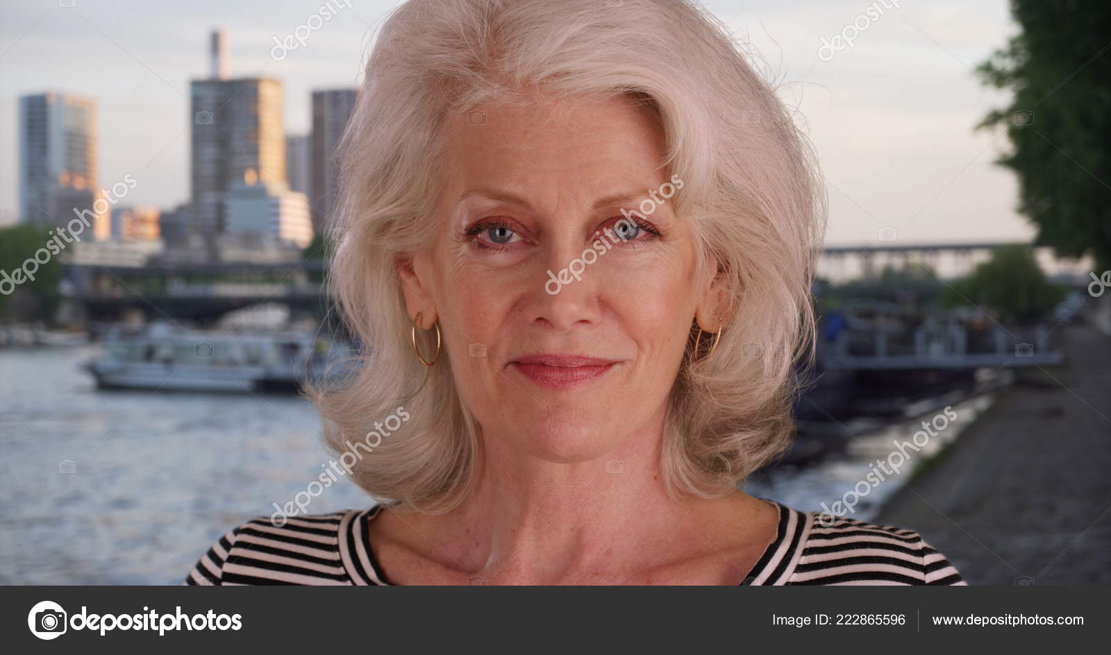 Close Attractive Older White Woman Smiling Paris River Seine ⬇ Stock