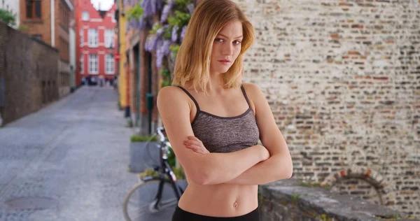 Atlético Saludable Chica Caucásica Ropa Deportiva Sonriendo Cámara Confidente — Foto de Stock