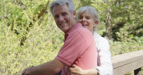 Senior White Couple Enjoying Outdoors — Stock Photo, Image