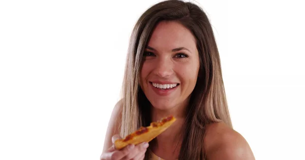 Primer Plano Mujer Feliz Comiendo Pizza Sonriendo Cámara Sobre Fondo — Foto de Stock