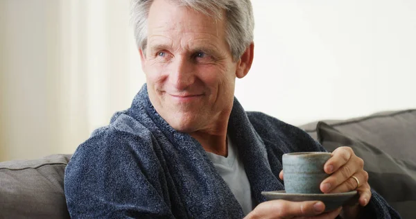 Hombre Blanco Mediana Edad Disfrutando Taza Mañana —  Fotos de Stock