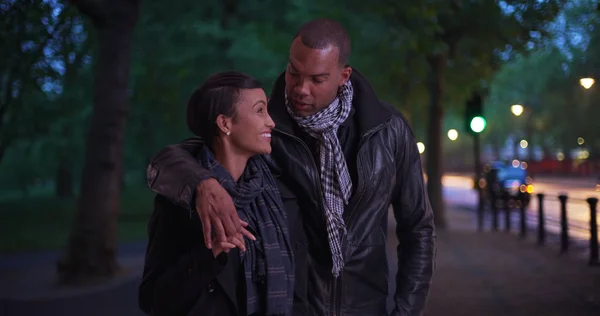 African American Boyfriend Chatting Girlfriend Public Park — Stock Photo, Image