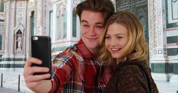 Cheerful Young Taking Selfie Front Florence Cathedral Smiling — Stock Photo, Image