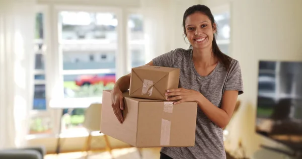 Beautiful Young Woman Living Room Carrying Shipping Boxes — Stock Photo, Image