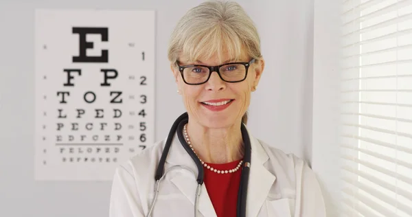 Senior Woman Optometrist Smiling — Stock Photo, Image