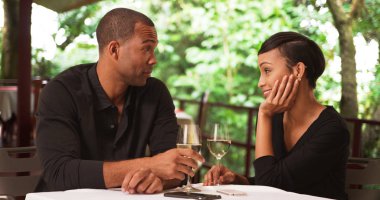 Siyah çift içki bir tarihte