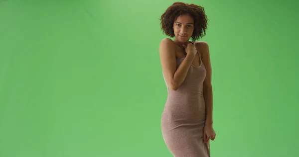 Millennial Africano Americano Mulher Posando Sensualmente Tela Verde — Fotografia de Stock