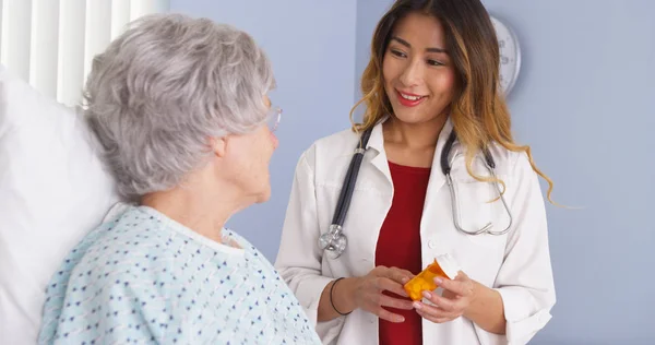 Japanese Physician Talking Elderly Woman New Prescription — Stock Photo, Image
