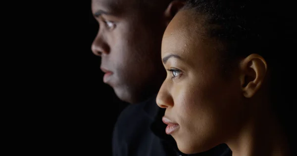 Perfil Dramático Rack Foco Dois Jovens Negros — Fotografia de Stock