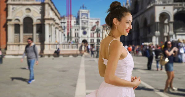 Sorrindo Latina Pontos Turísticos Marks Praça Veneza Itália — Fotografia de Stock