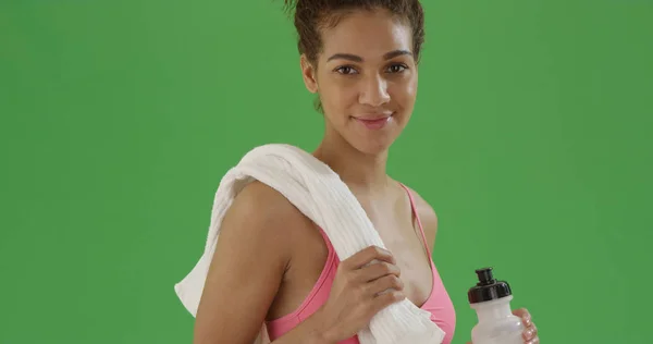 Afro Americano Ragazza Atleta Con Bottiglia Acqua Asciugamano Sorridente Alla — Foto Stock