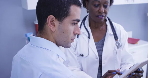 Close Young Male Latino Patient Looking Portable Electronic Tablet — Stock Photo, Image