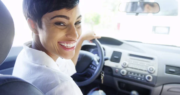 African Woman Stuck Traffic Texting Phone — Stock Photo, Image