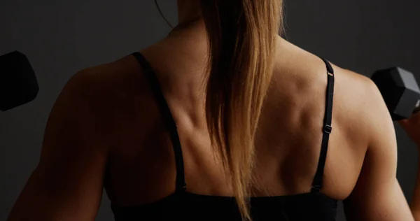 Closeup Fit Healthy Woman Lifting Weights — Stock Photo, Image