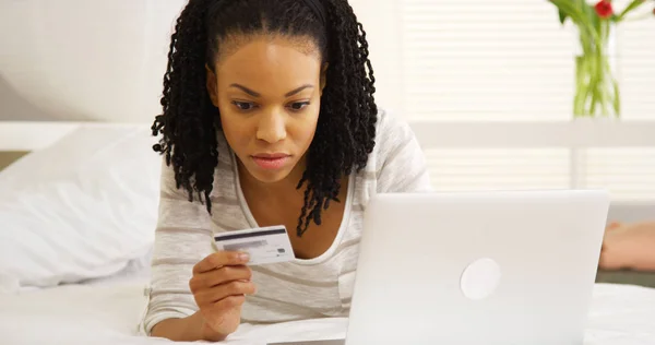 Black Woman Typing Credit Card Number — Stock Photo, Image