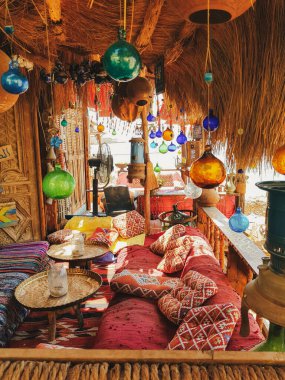 Farsha plajı. Güzel manzaralı ve atmosferli Türkiye plajı.