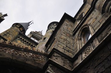 Babamın anısına bir Rus köyünde bir kale inşa edildi.