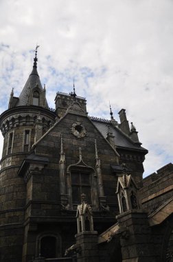 Babamın anısına bir Rus köyünde bir kale inşa edildi.