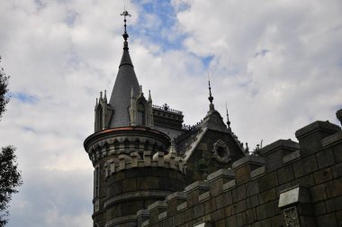 Babamın anısına bir Rus köyünde bir kale inşa edildi.