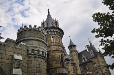 Babamın anısına bir Rus köyünde bir kale inşa edildi.