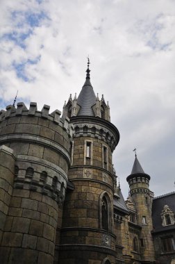 Babamın anısına bir Rus köyünde bir kale inşa edildi.