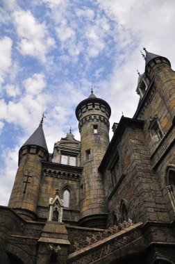 Babamın anısına bir Rus köyünde bir kale inşa edildi.