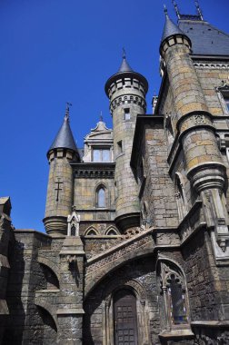 Babamın anısına bir Rus köyünde bir kale inşa edildi.