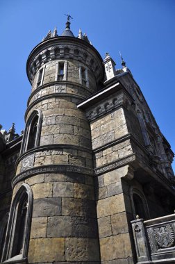 Babamın anısına bir Rus köyünde bir kale inşa edildi.