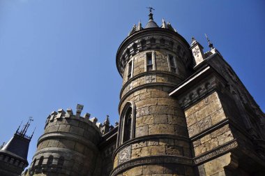 Babamın anısına bir Rus köyünde bir kale inşa edildi.