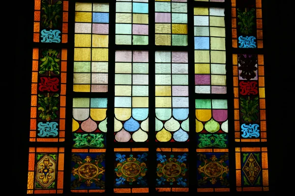 güzel ve vintage çok renkli vitray pencere