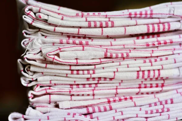 Katoen Doek Schoon Ongebruikte Gewassen Handdoek Tafel — Stockfoto