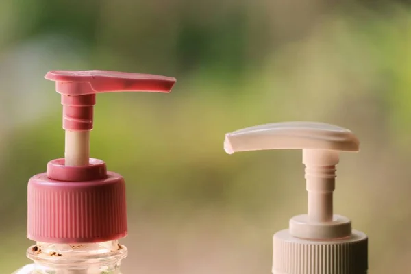 Virüs ve mikropları öldürmek için dezenfektan kullan