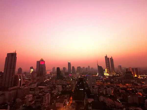 Ljus Himmel Med Nedgående Sol Och Fantastiska Bangkok Skyline — Stockfoto