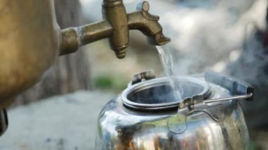 Semaver çay yapma süreci.