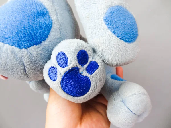 Muñeca Con Forma Perro Azul Sobre Fondo Gris — Foto de Stock