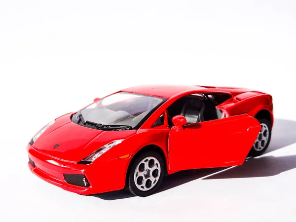 Vermelho Lamborghini Carro Brinquedo Fundo Branco — Fotografia de Stock