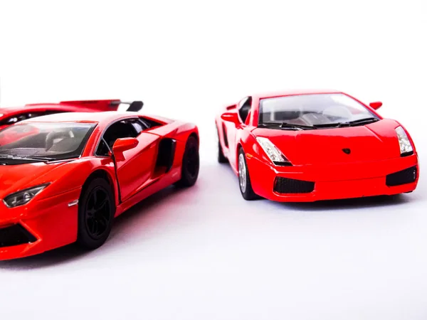 Beyaz Arka Planda Kırmızı Lamborghini Araba Oyuncağı — Stok fotoğraf